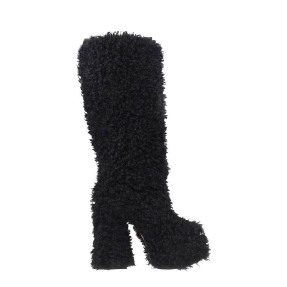 Black fur boots